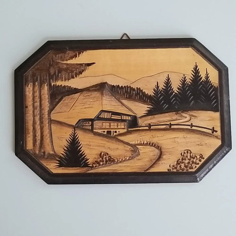 VTG Handcrafted Wood Blackforest House plaque